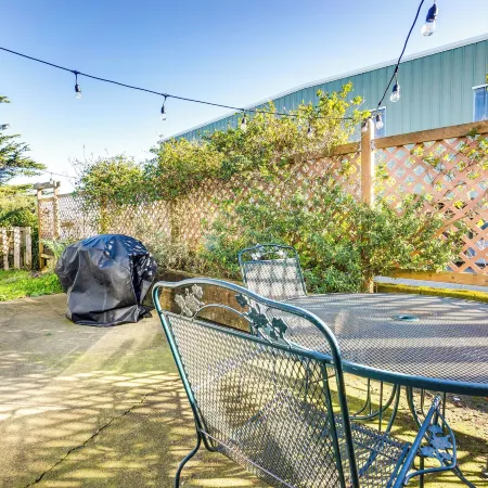 Bandon Beach House Rental Walk to Downtown!