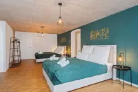 Old brewery with flair: Old town | free parking lot | coffee | SMART TV | WiFi Hotels in Kitzingen