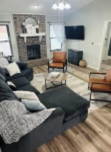 New Remodel 3BD/2Bath Weekly/Monthly Discounts available