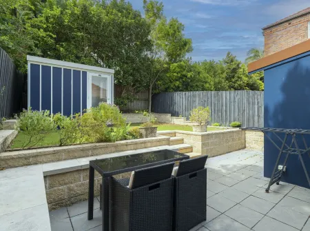 KozyGuru | Rose Bay | 3Br Steps to Beach + Parking