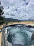Beautiful Private Luxury Cabin with Hot Tub