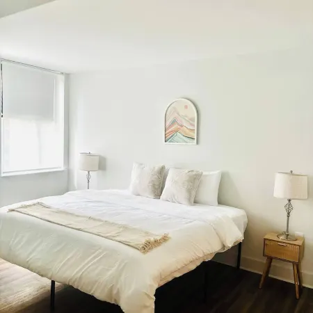 Modern Arlington 2BR + 2BA Gem , Metro Hub, 7 minutes to DCA