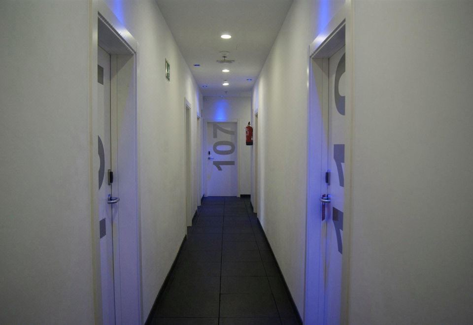 3. 호스탈 메이얼링..