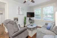 Charming Loft with Modern Amenities - Cozy Urban Haven