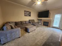 Home Away From Home!Family Friendly near popular attractions in Elk Grove!