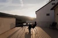 Casa Bastardo - A cozy house surrounded by the vineyard terraces of the Douro. Hotels in Ervedosa do Douro