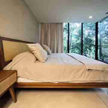 Modern Boho Escape • Gym • 2BR in Prime Area Rooms