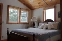 Charming Horse Farm Country Cottage on  Rolling Hills