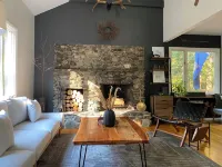 Hillside Retreat: Cozy Getaway Near the Peaks