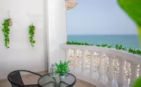 Stunning and Cozy Sea View  Studio Apartment
