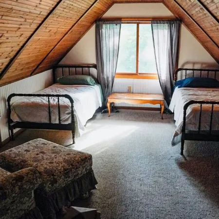 Private Cabin - 5 acres - near Hinckley Casino!