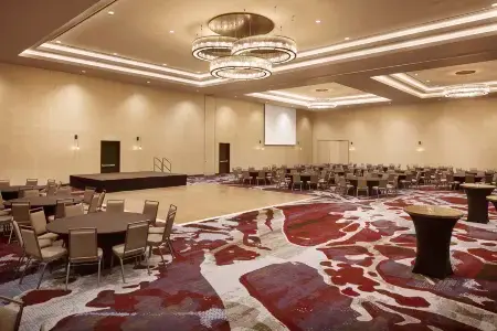 Embassy Suites by Hilton Amarillo Downtown Отели в г. Амарилло