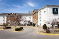 MainStay Suites Coralville - Iowa City - parking