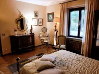 Villa Carla in Murlo, 300sqm detached villa with garden veranda and swimming pool. Hotels in Murlo