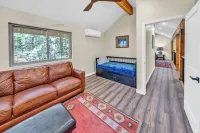 Sedona Luxury New Lodge, on Oak Creek!