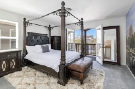 Charming 3-bedroom house in enchanting Temecula with AC, WiFi