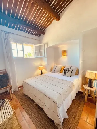 Charming farmhouse with infinity pool and magnificent panoramic sea view