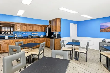 Baymont by Wyndham Forest City