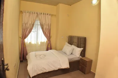 Comfortable 3 bedroom apartment in Asaba Hotels in 