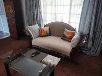 Tranquil cottage with WiFi and pool in Boksburg;   Home away from home.