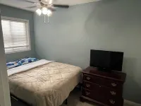 Charming 3-bedroom house with AC, WiFi in lovely Barrie