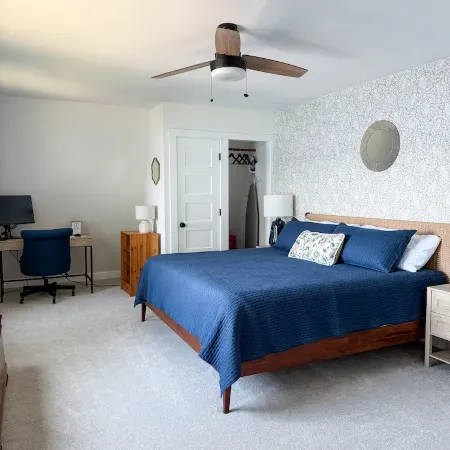 Family & Dog-Friendly Lakeside Retreat 15-Min to Mount Sunapee