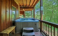 Close to Downtown • Luxury Cabin • Hot Tub • GeoDome and More!