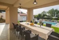 Villa Noela /private pool / quiet neighborhood