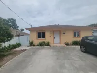 Charming Little River Duplex 1BR/1BA with Patio & Parking 15min to Beach Hotels in West Little River