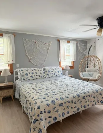 3-bedroom house in pleasant Ellsworth with AC, WiFi. Enjoy a cozy stay