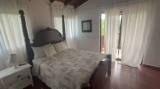 Mountain Luxury Retreat – 8-Bedroom Villa with Private Pool Hotel di 