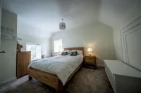 Charming Farmhouse Retreat | Peaceful Stay Near Derry City  호텔