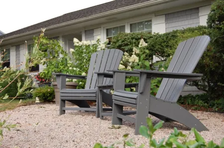 Charming Coastal Cape walk to town & waterfront