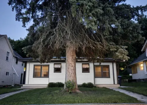 Charming 3-bedroom townhome with fitness room and AC in lovely Mankato