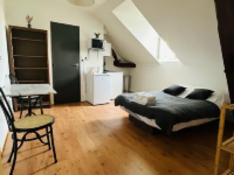 Quiet Studio 12 with Wifi and Parking in Troyes