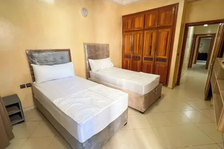 Spacious 3 beds apartment in amazing Fes with AC, WiFi near the railway station