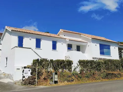 Casa dos Castanheiros - The White Cottage