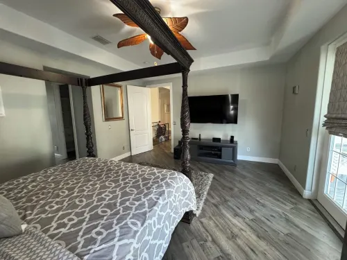 Private & Gated 4-bedroom house with 10.6 Acres, Game Rooms, Pool, Hot Tub, Bar