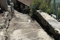 House in the hamlet with panoramic terrace and private garden, between sea and mountains!