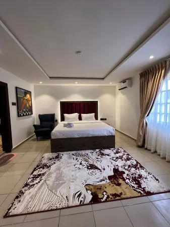 Luxury Whole House Отели рядом с достопримечательностью «Ejimax Store»