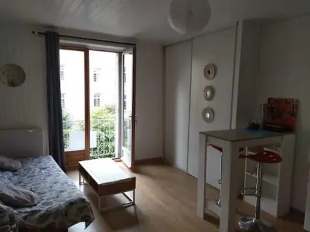 Studio with balcony - view of esplanade-centre ville Отели в г. Гап