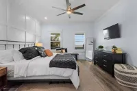 Long Beach Bungalow-3Br/2 bath