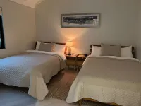 Charming 2-bedroom house in lovely Orange Bay Negril  with WiFi, AC