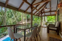 Casa Serena · Secluded Jungle Retreat w/ Pool, Walk to Beach