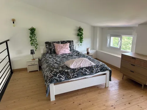 La Cabane de Nina, Cottage Chaleureux au Milieu des Vignes du Nord Gironde