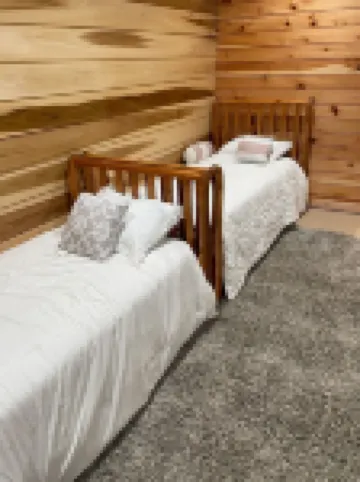 JP's Funchaser's Hideaway, your place, with space on grand lake. Hotels in Craig County