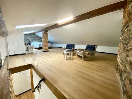 Penthouse attic imak Jaca Отели в г. Хака