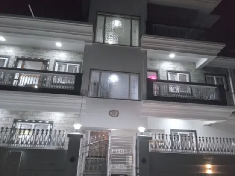 Cozy home with lake view Hotels near Goa Institute of Management Library