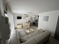 Charming house with swimming pool Hotels in Bessan