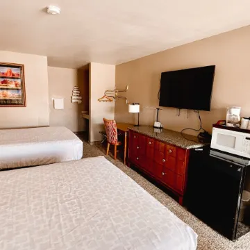 Whispering Sands Motel